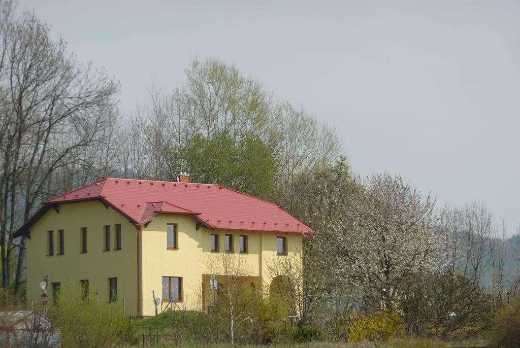 B&B En Mini-Camping Pension Kidafo Libun Экстерьер фото